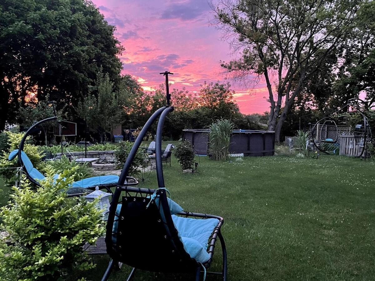 Schaumburg Paradise Oasis With A Secret Garden And Private Pool Buitenkant foto